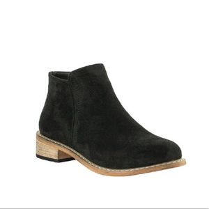 Seven black ankle boots / booties NWT